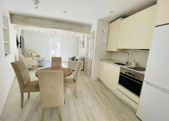 Luz, Aire Y Mar Grupo Ac Gestion *