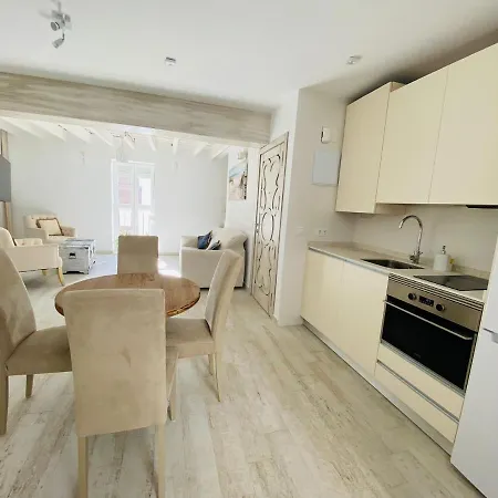 Luz, Aire Y Mar Grupo Ac Gestion *